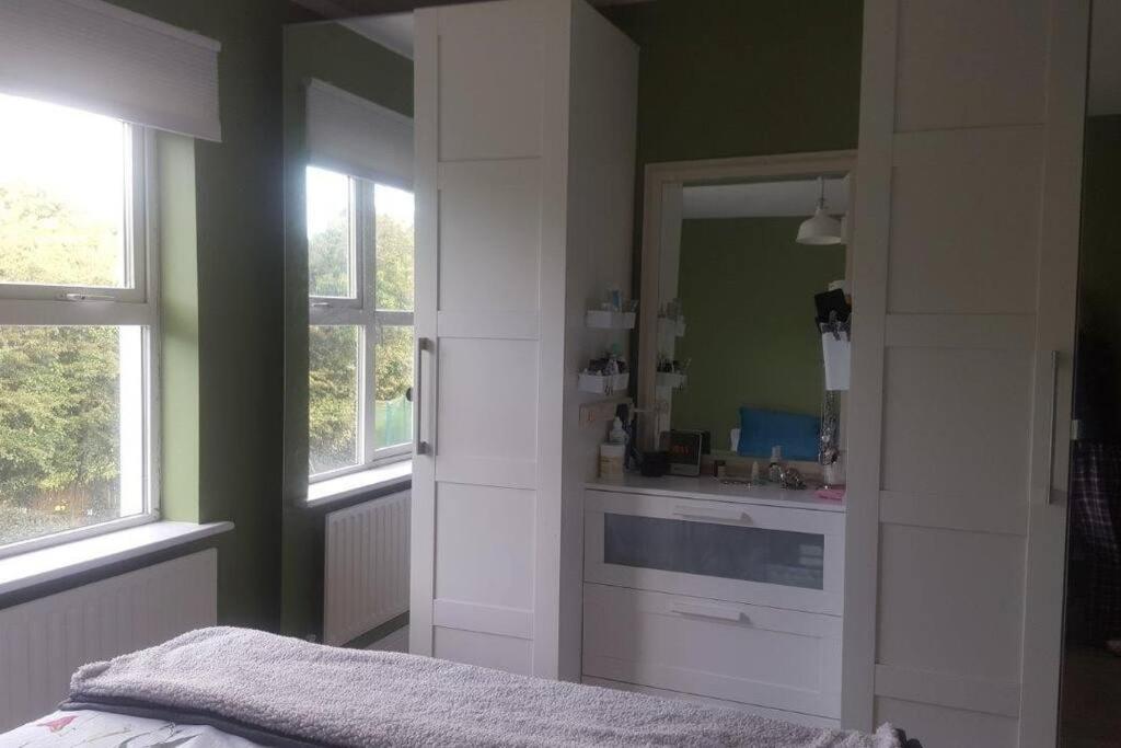 Galway City Lovely 2 Bed Apartment Buitenkant foto