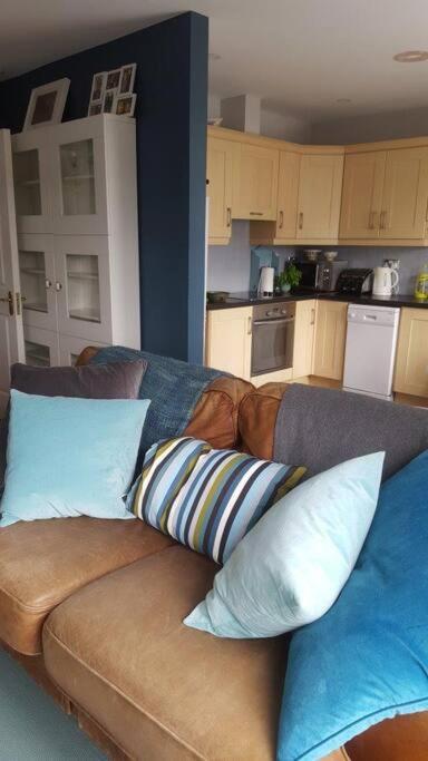 Galway City Lovely 2 Bed Apartment Buitenkant foto