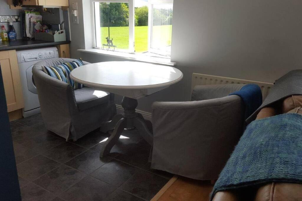 Galway City Lovely 2 Bed Apartment Buitenkant foto